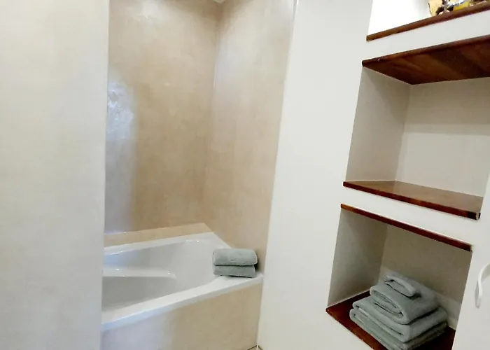 L'escale De Beauregard Guest house Coublevie